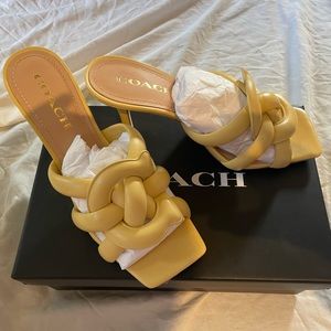 Coach Kellie Sandals new in box vanilla color 9.5